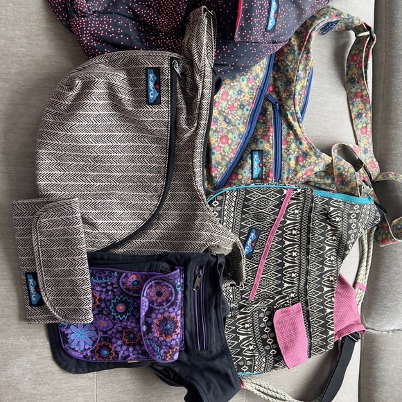 Bundle Kavu sling bags. Gently used. Selling as a bundle - Picture 6 of 8